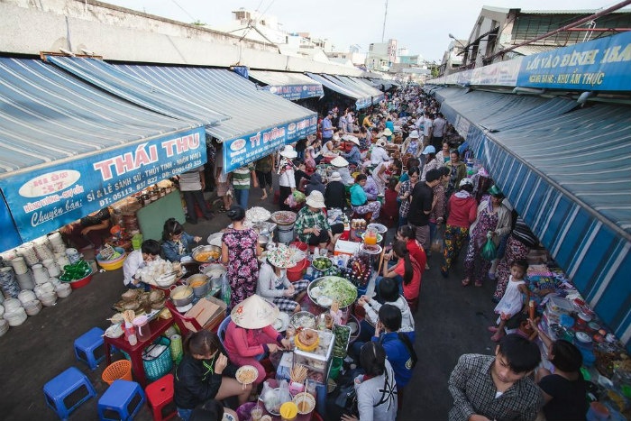Con Market- Danang